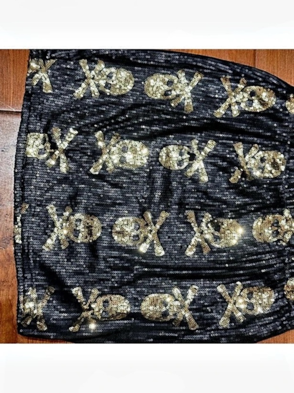 Embellished Black & Gold Size Medium Like New. Brand Hot & Delicious